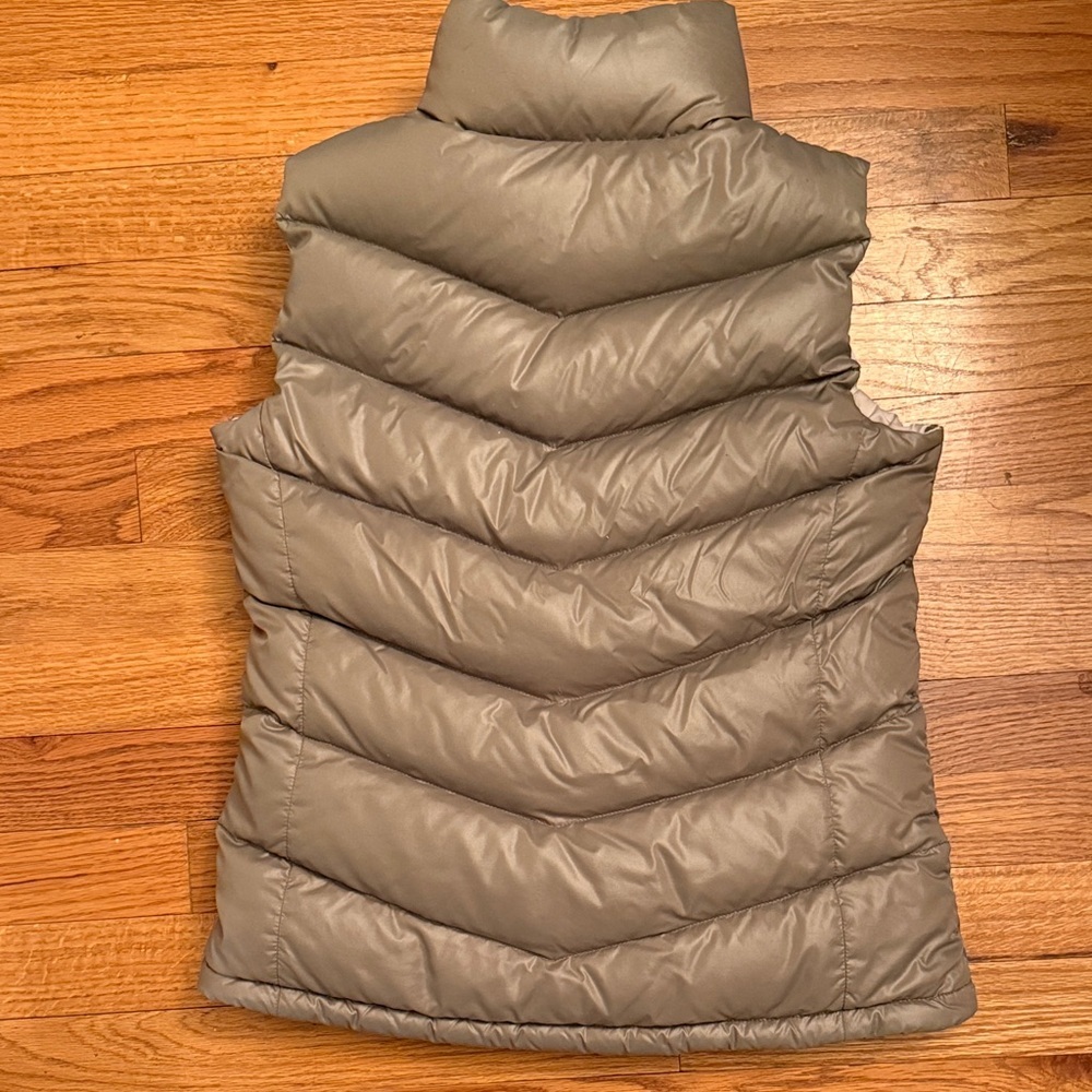 The North Face 700 Fill Down Puffer Vest Women’s Small Beige Taupe - Picture 3 of 6
